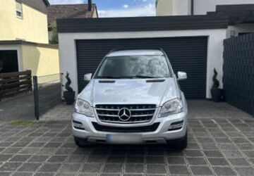 Mercedes-Benz ML 300 209.000 km 12.499 &euro; röthenbach 90552