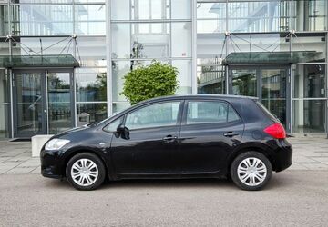 Toyota Auris 52.000 km 5.890 &euro; Nürnberg 90431