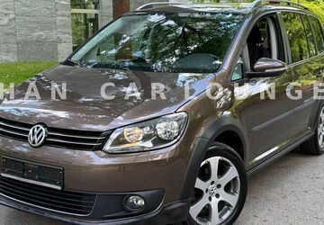 VW Touran 125.000 km 9.490 &euro; Nürnberg 90431