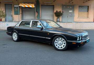 Jaguar Daimler 168.000 km 11.900 &euro; Nürnberg 90411