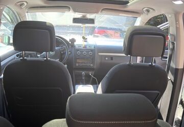 VW Touran 144.500 km 12.000 &euro; Nürnberg 90482