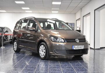 VW Touran 166.400 km 9.270 &euro; Nürnberg 90431