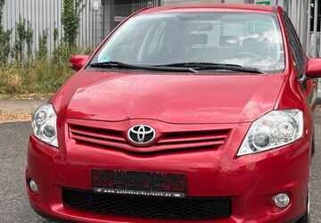 Toyota Auris 146.000 km 3.990 &euro; Fürth 90763