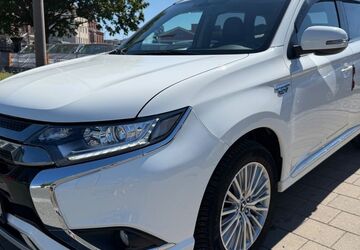 Mitsubishi Plug-in Hybrid Outlander 118.872 km 16.590 &euro; Fürth 90763