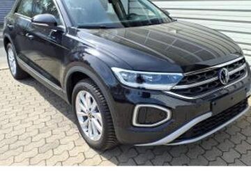 VW T-Roc 16.183 km 32.609 &euro; Nürnberg 90411
